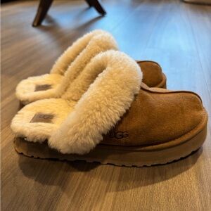 Ugg Women’s Size 11 Disquette Slipper in Chestnut